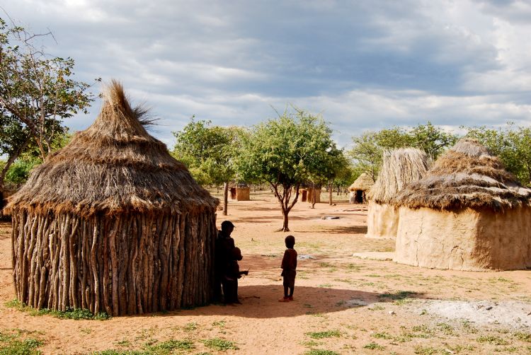 Village Himba près du parc national d'Etosha