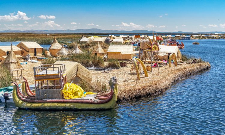 Îles Uros sur le lac Titicaca