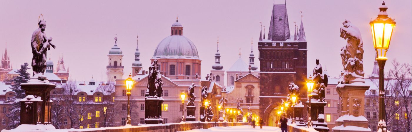 Pont Charles à Prague en hiver
